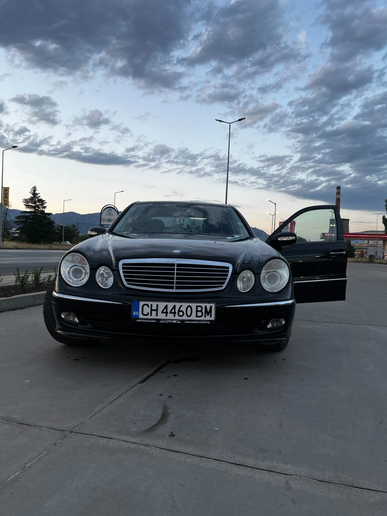 Mercedes-Benz E 320, снимка 2 - Автомобили и джипове - 55415816