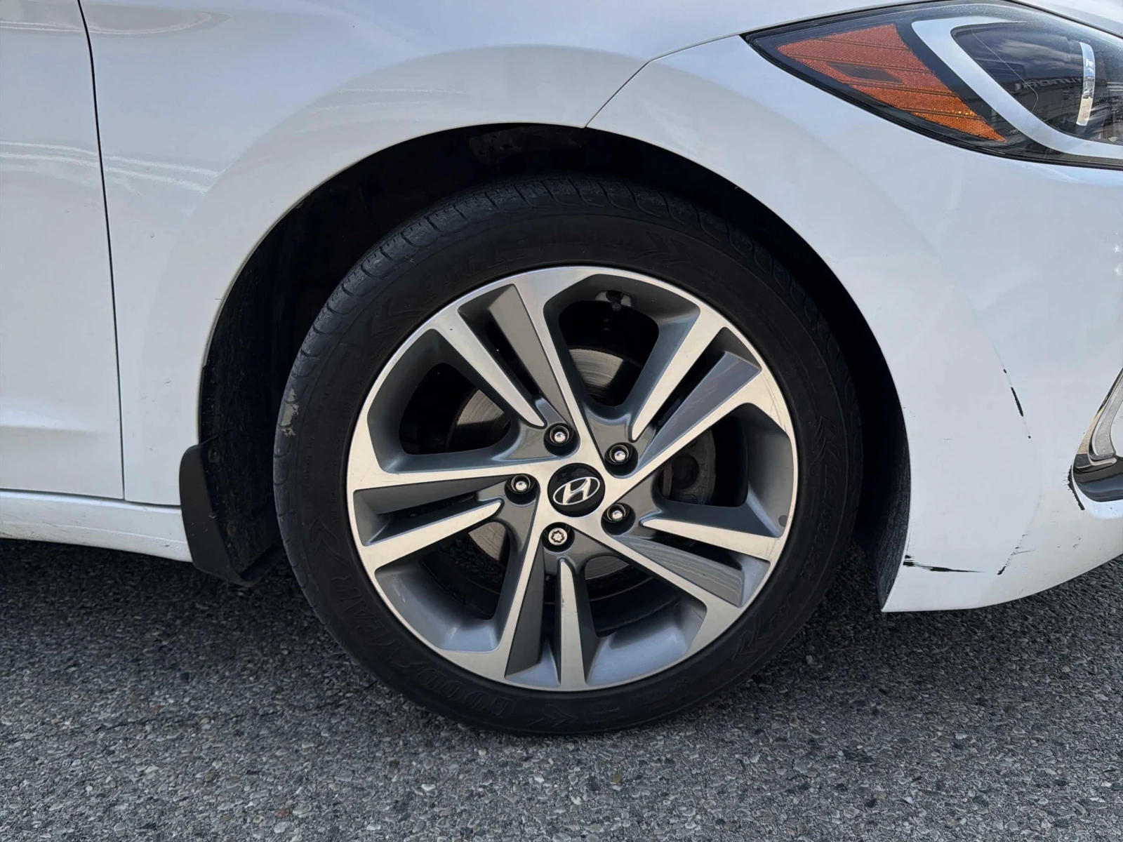 Hyundai Elantra, снимка 7 - Автомобили и джипове - 55703807