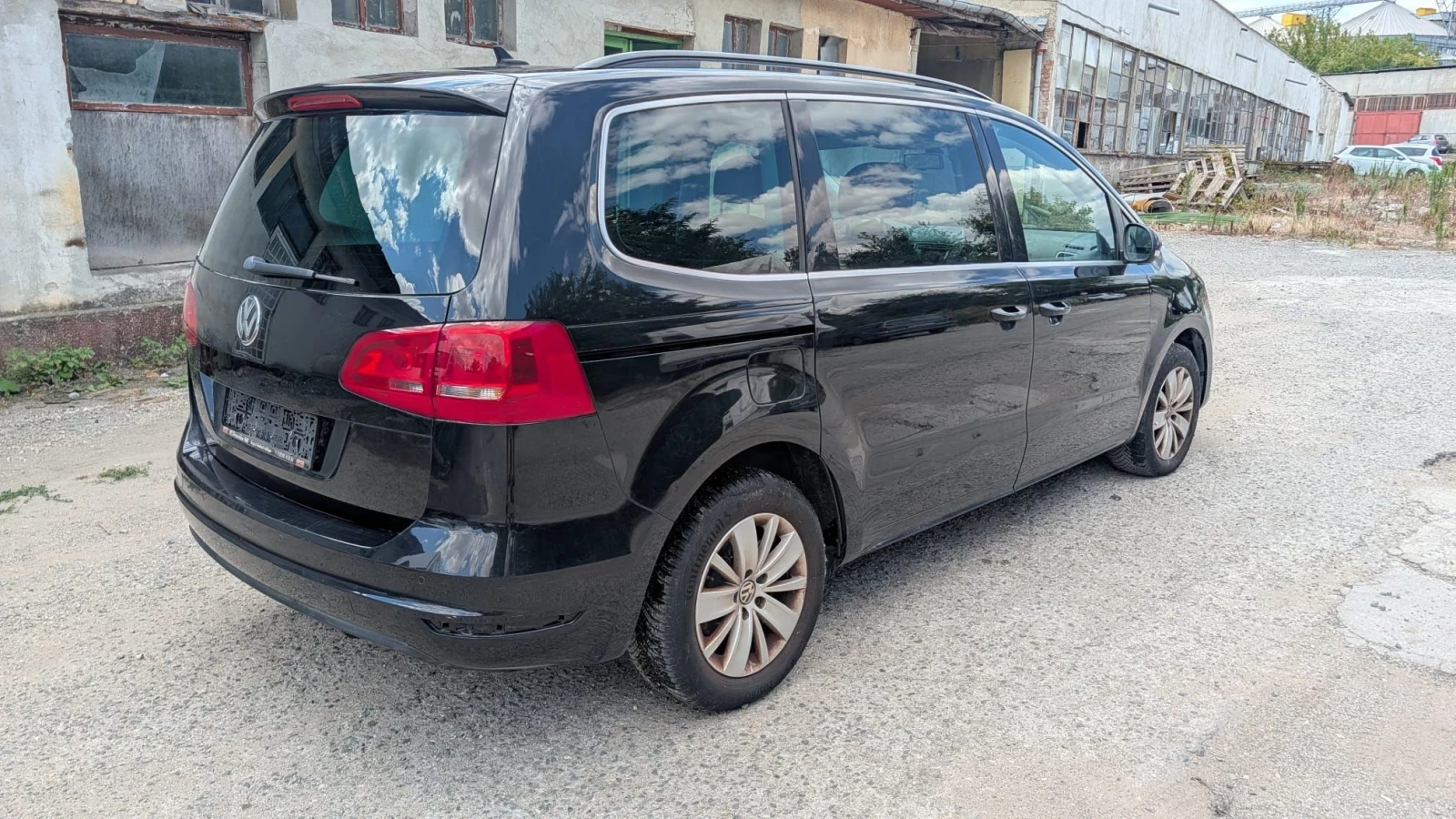 VW Sharan 7 местен , снимка 7 - Автомобили и джипове - 55861792