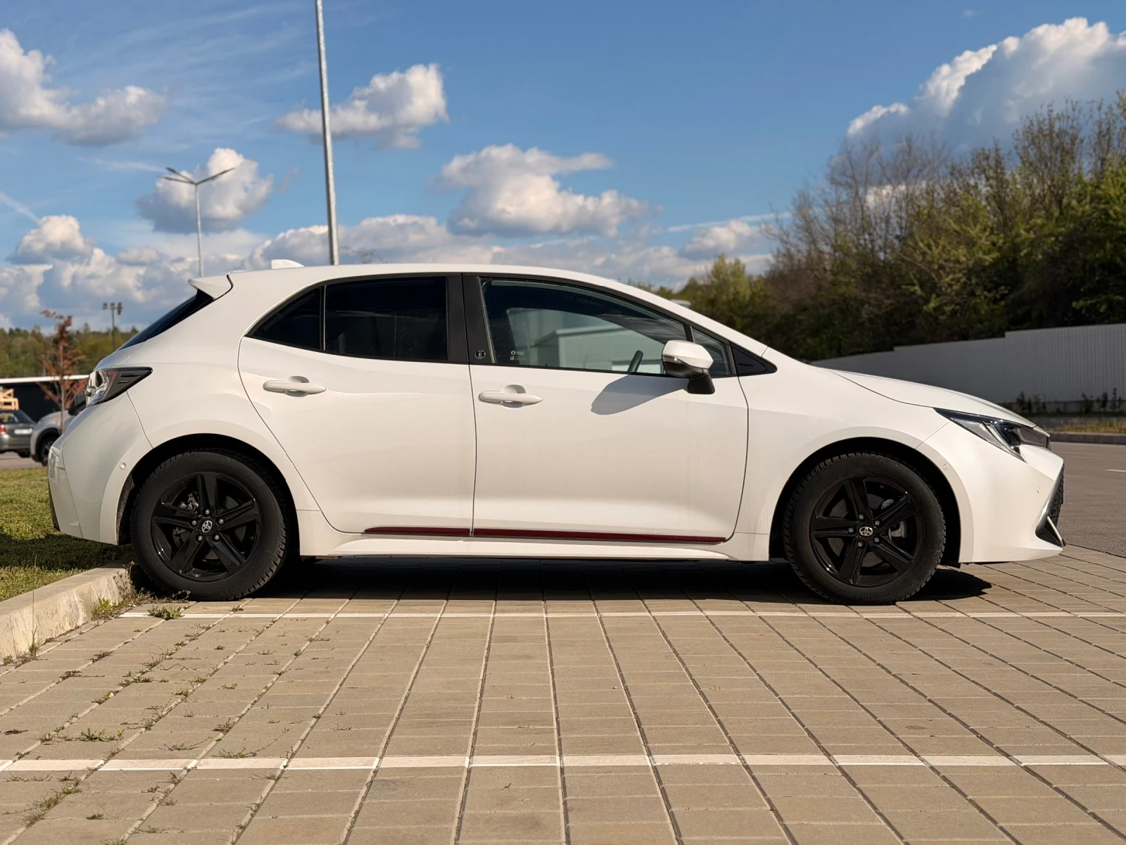 Toyota Corolla 2.0 Hybrid Full, снимка 5 - Автомобили и джипове - 55890071
