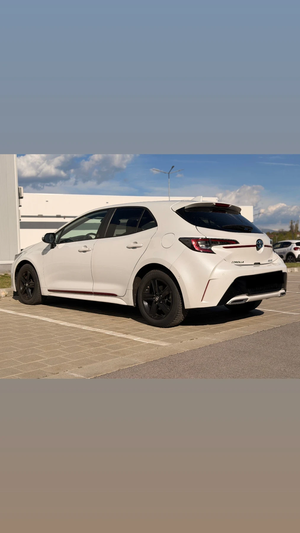 Toyota Corolla 2.0 Hybrid Full, снимка 7 - Автомобили и джипове - 55890071