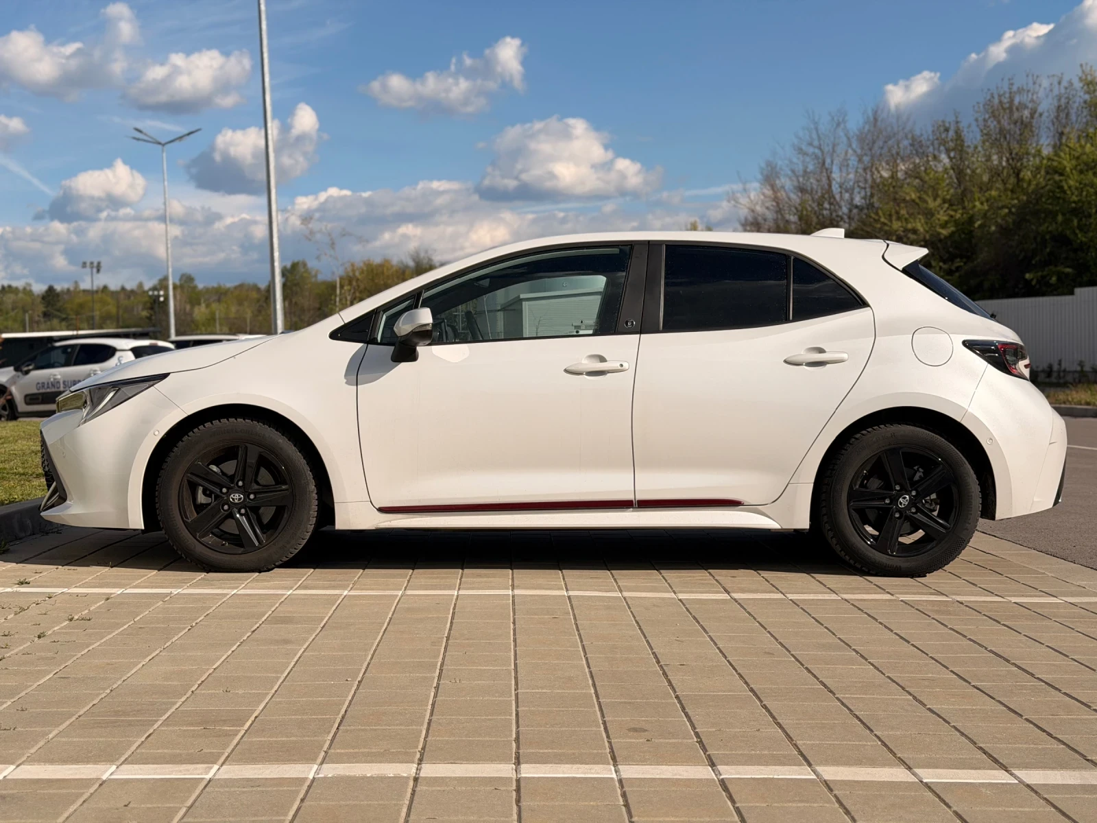 Toyota Corolla 2.0 Hybrid Full, снимка 6 - Автомобили и джипове - 55890071