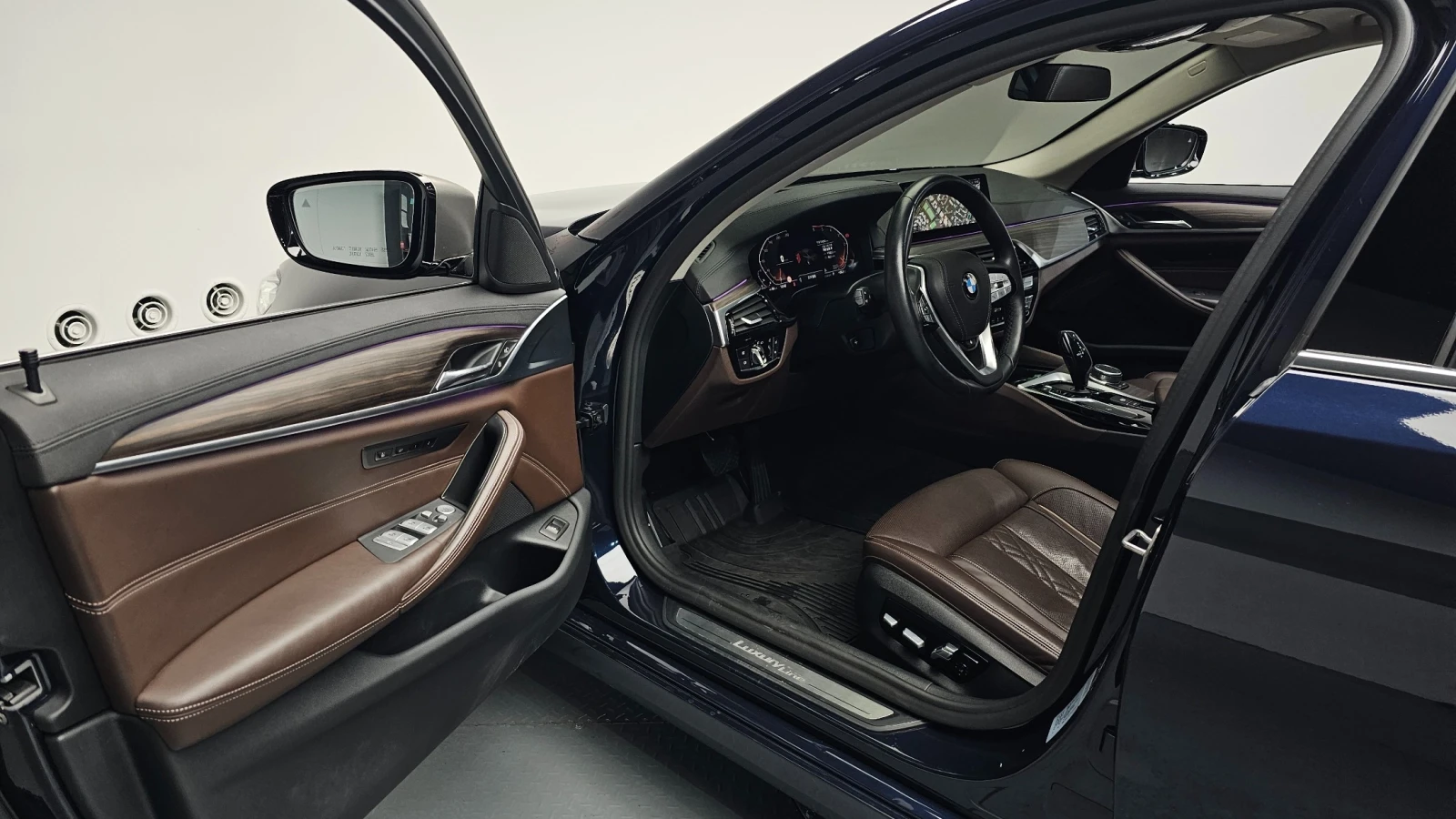 BMW 520 520d xDrive Luxury Plus, снимка 9 - Автомобили и джипове - 55943027
