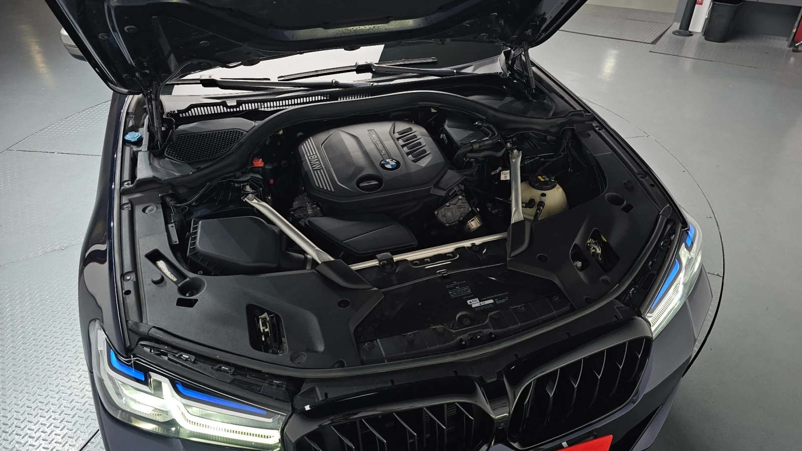 BMW 520 520d xDrive Luxury Plus, снимка 5 - Автомобили и джипове - 55943027
