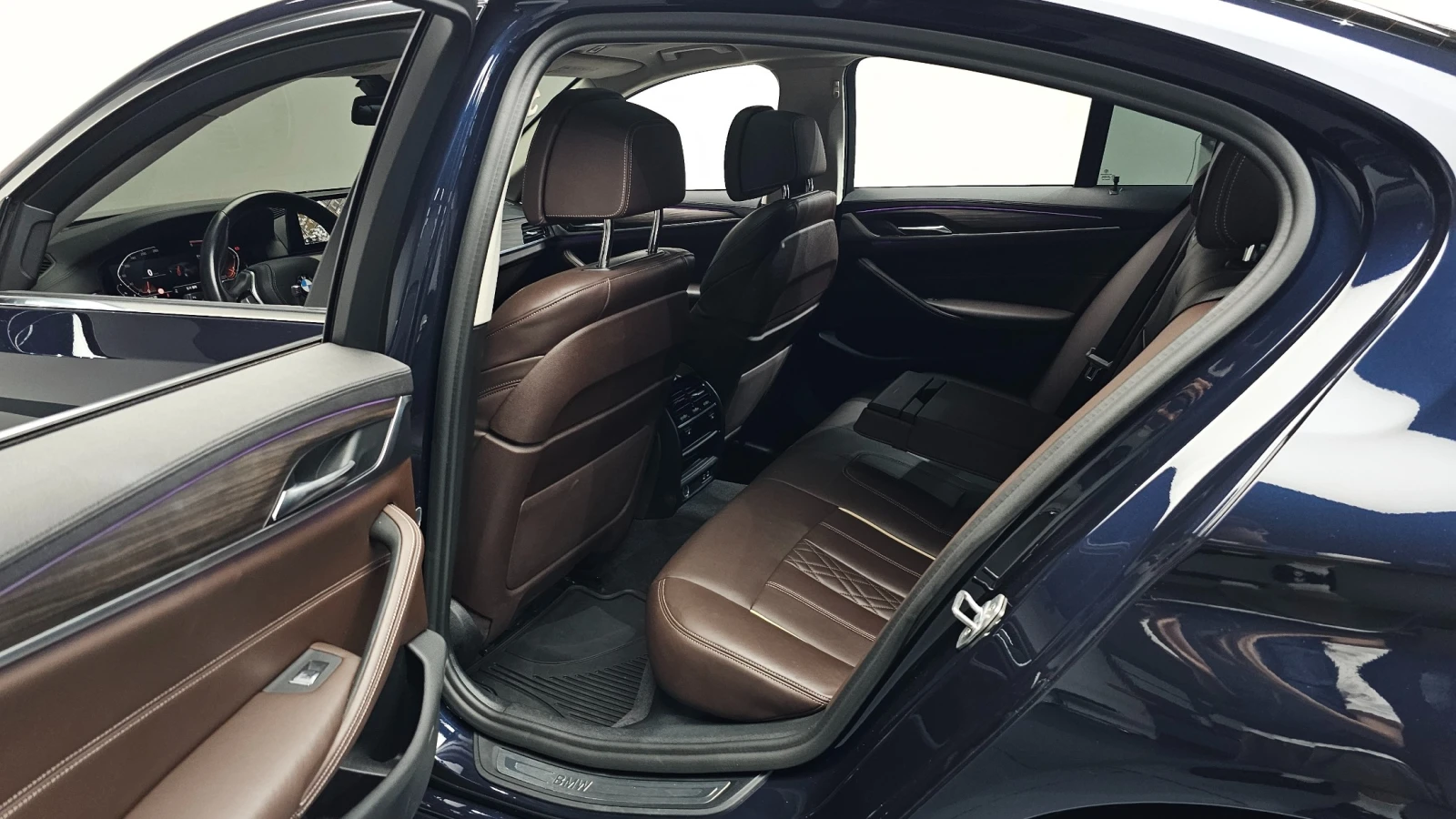 BMW 520 520d xDrive Luxury Plus, снимка 10 - Автомобили и джипове - 55943027