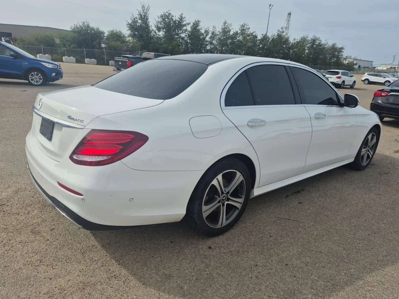 Mercedes-Benz E 350 BURMESTER| ПАМЕТ| ПАНОРАМА| , снимка 3 - Автомобили и джипове - 56198387