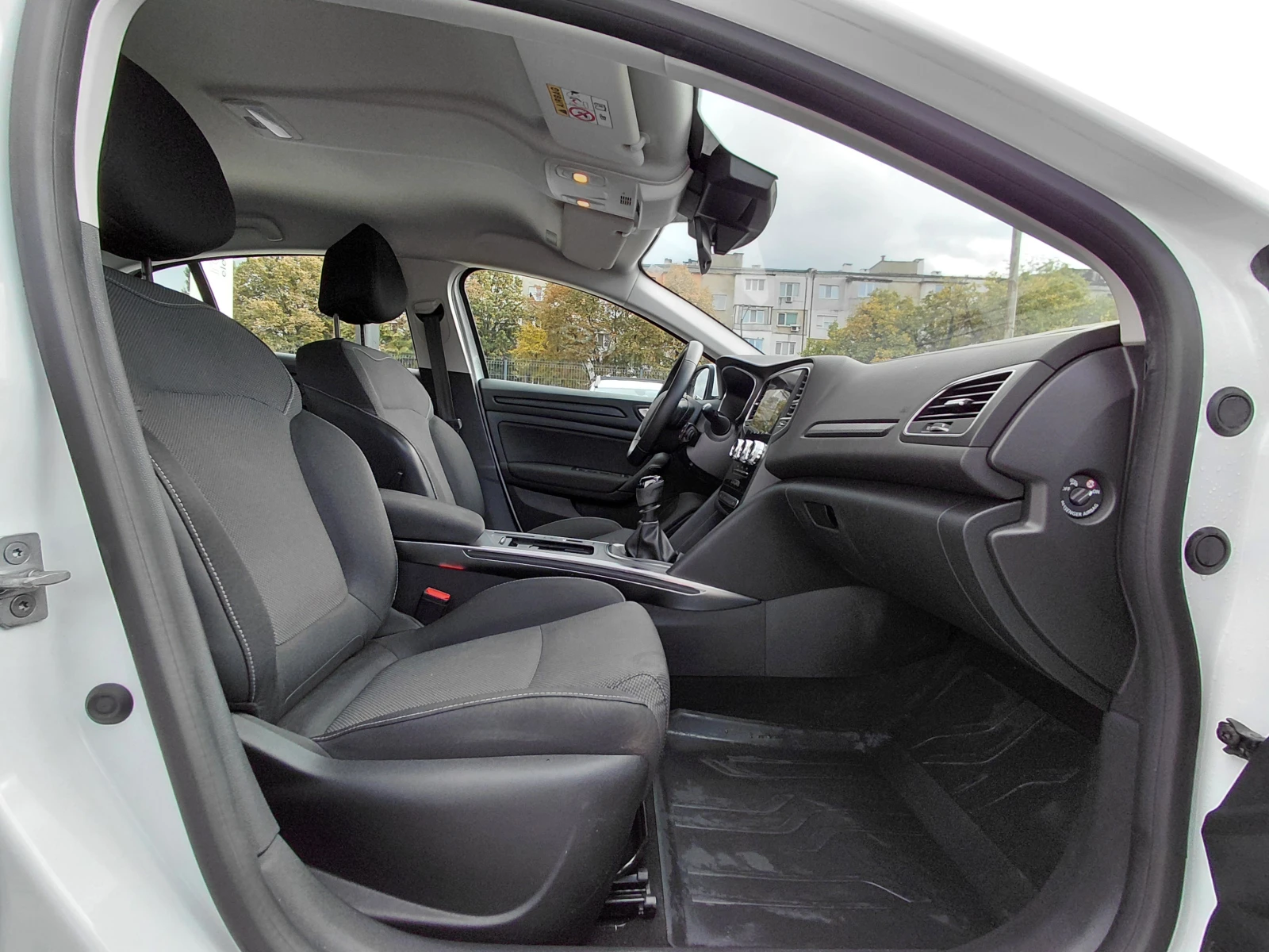 Renault Megane 1.3TCe/140�.�/ZEN | Mobile.bg � ����������� 12