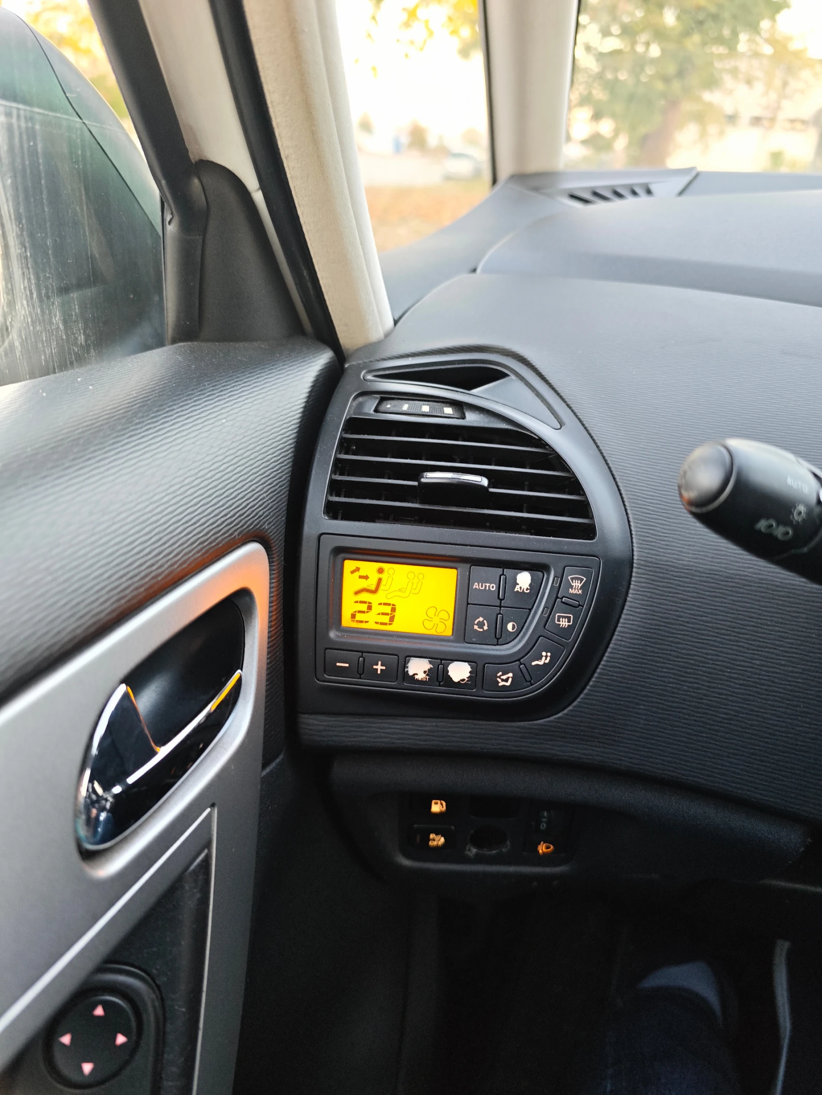 Citroen C4 Picasso, снимка 10 - Автомобили и джипове - 56579839
