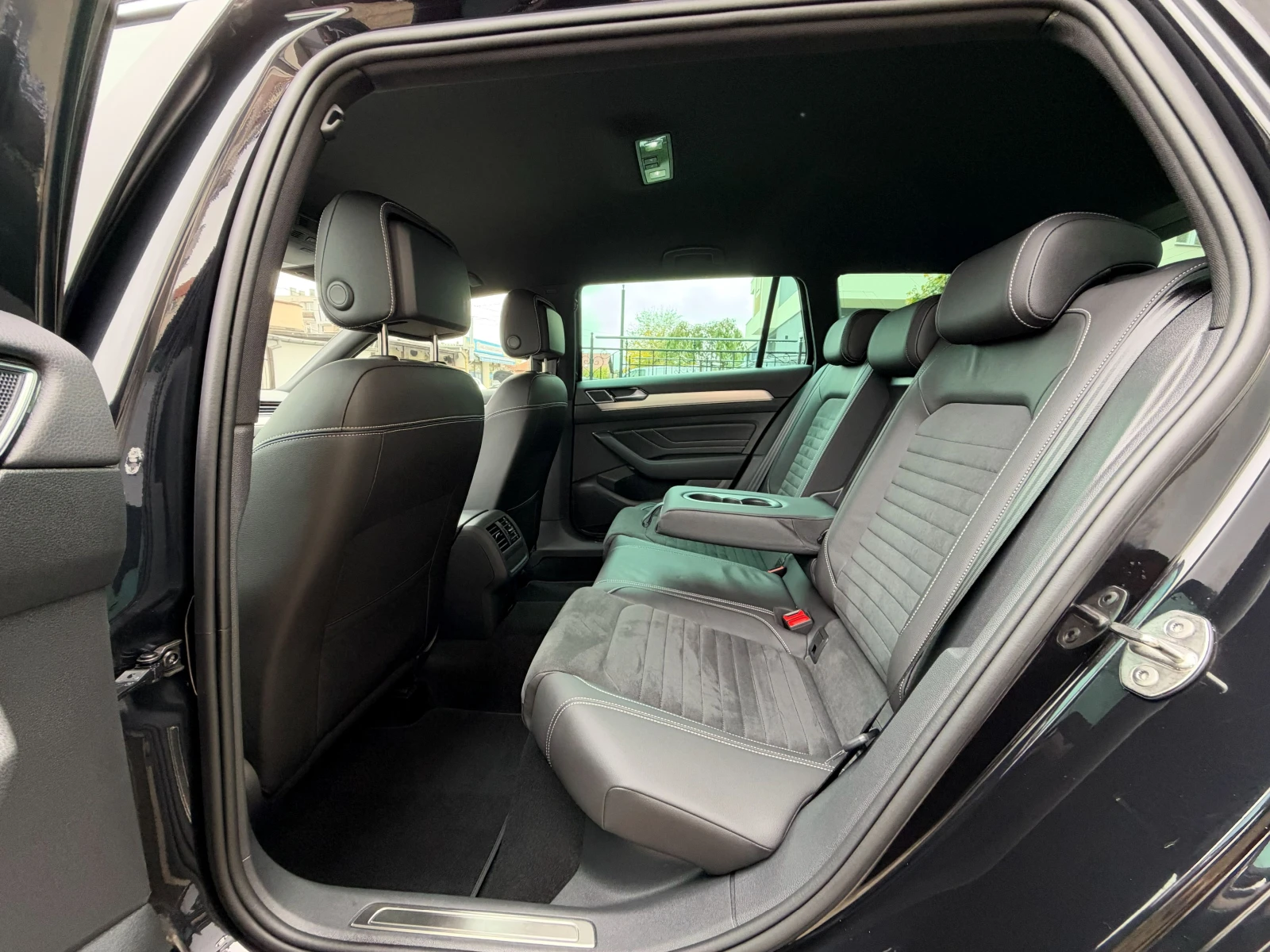 VW Passat FACELIFT-2.0TDI-4X4-AVTOMAT-DIGITAL/COCPIT/PRO-CH , снимка 15 - Автомобили и джипове - 56745447