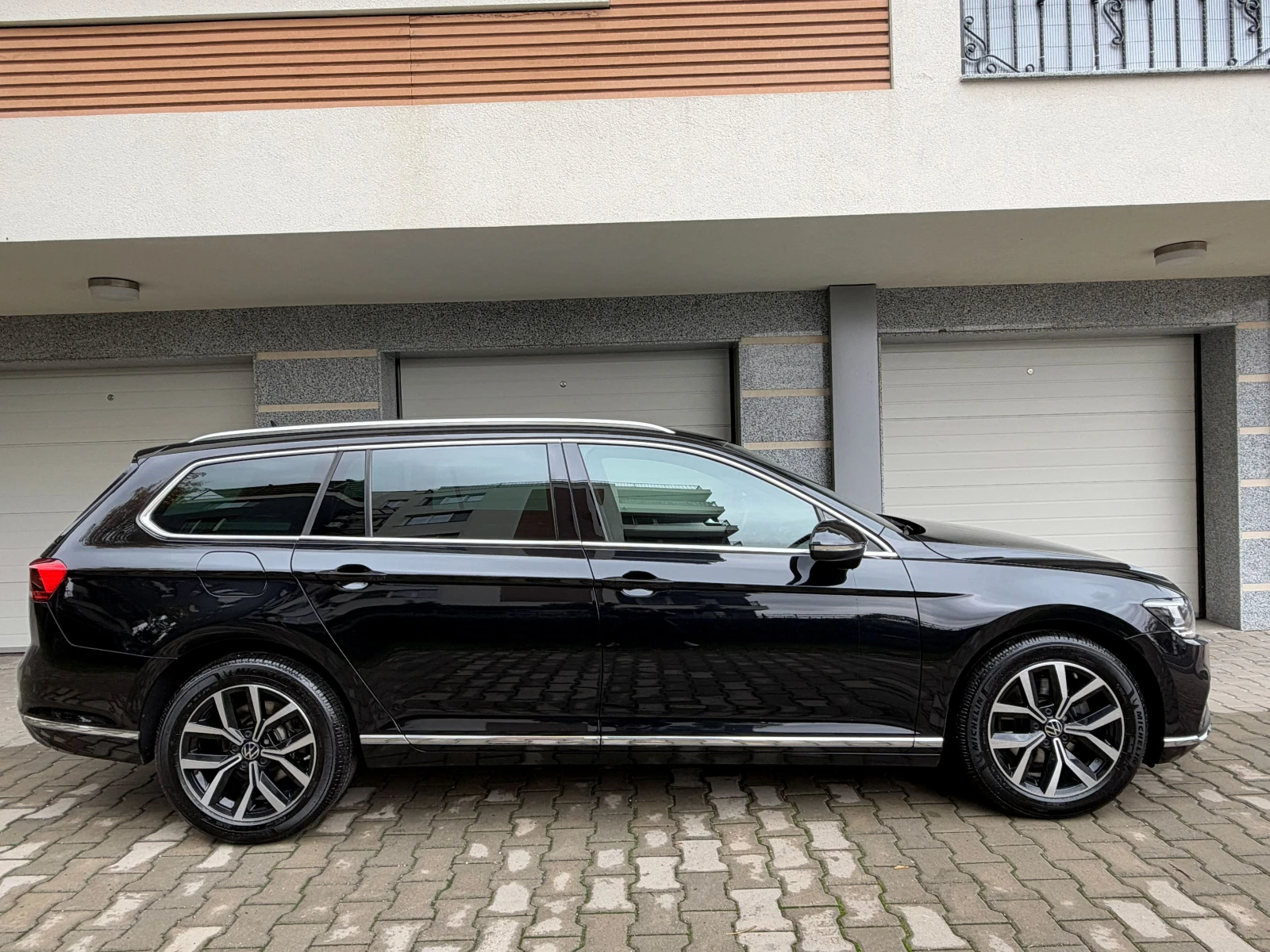 VW Passat FACELIFT-2.0TDI-4X4-AVTOMAT-DIGITAL/COCPIT/PRO-CH , снимка 4 - Автомобили и джипове - 56745447