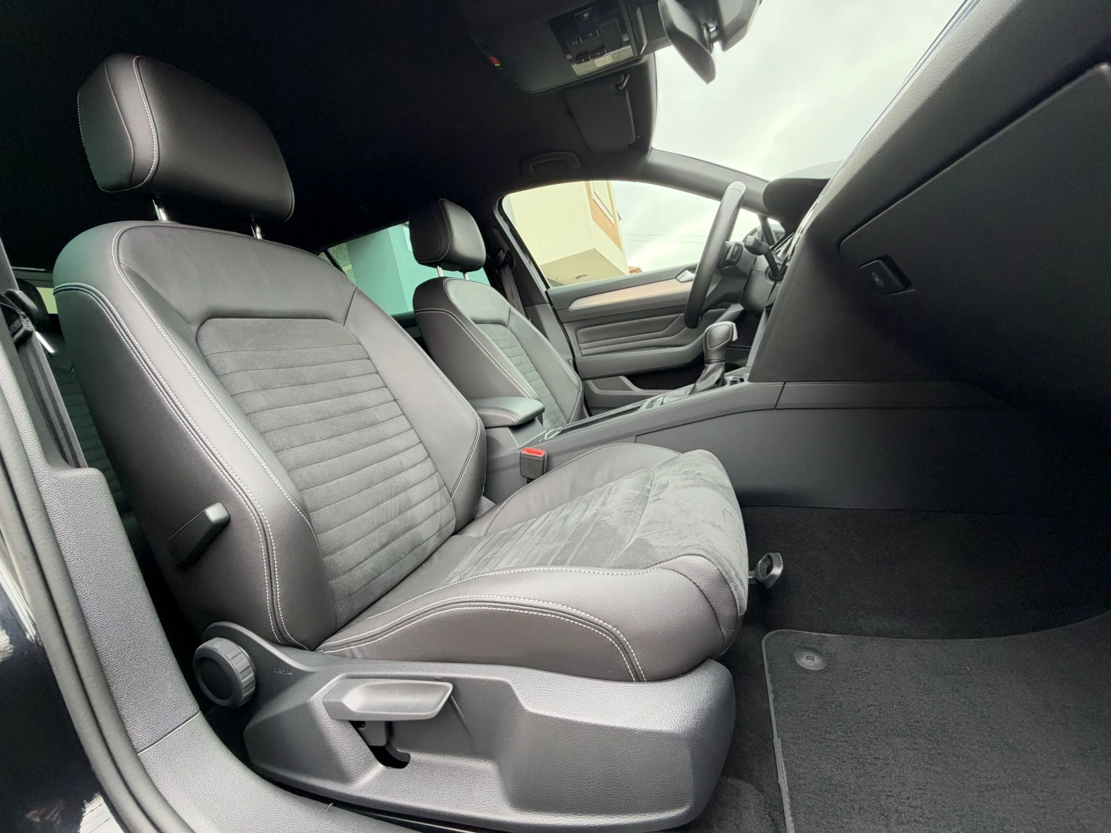 VW Passat FACELIFT-2.0TDI-4X4-AVTOMAT-DIGITAL/COCPIT/PRO-CH , снимка 14 - Автомобили и джипове - 56745447