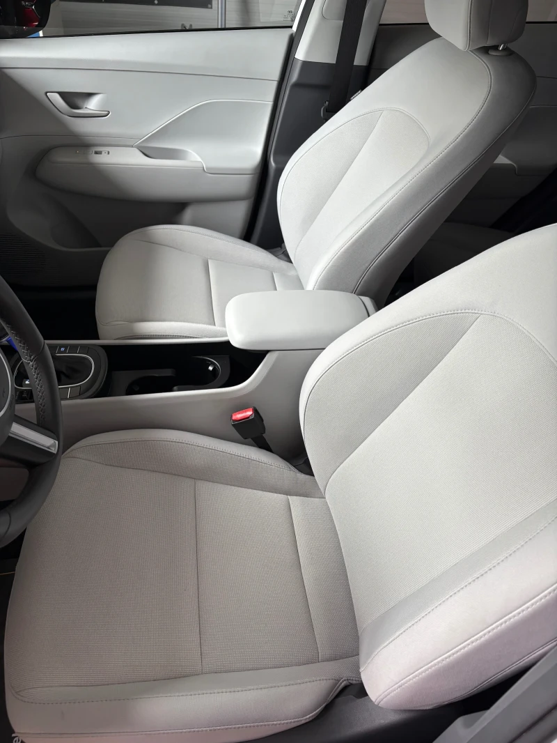 Hyundai Kona 2.0 бензин, снимка 14 - Автомобили и джипове - 52279237