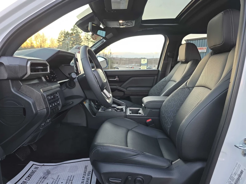 Toyota Tacoma HYBRID * * CARFAX * * АВТО КРЕДИТ * * , снимка 6 - Автомобили и джипове - 52769386