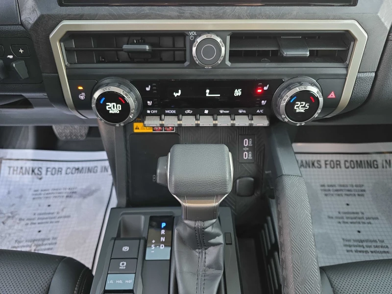 Toyota Tacoma HYBRID * * CARFAX * * АВТО КРЕДИТ * * , снимка 11 - Автомобили и джипове - 52769386