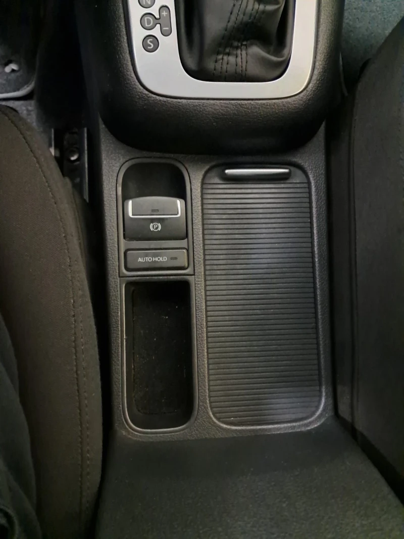 VW Tiguan Off-road 4x4, снимка 9 - Автомобили и джипове - 53446810