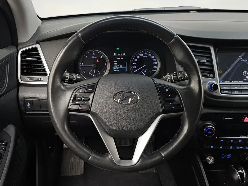 Hyundai Tucson 1.7D 2WD MODERN, снимка 13 - Автомобили и джипове - 56160085