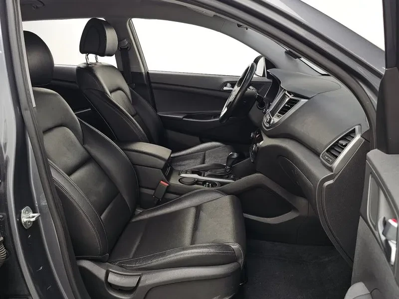 Hyundai Tucson 1.7D 2WD MODERN, снимка 11 - Автомобили и джипове - 56160085