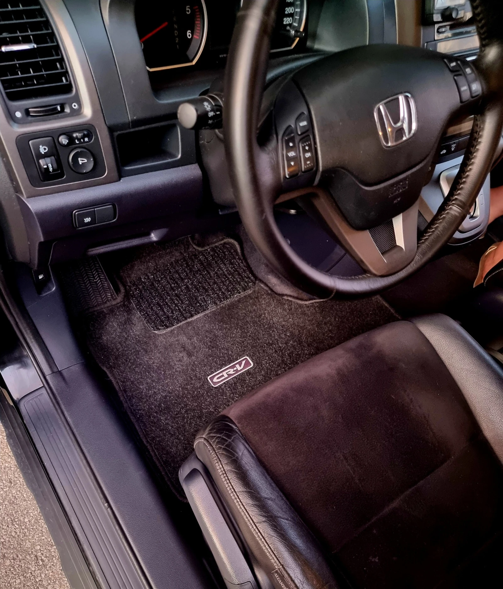 Honda Cr-v 2.2.* 150PS* Avtomat* Alkantara* Podgrev* Xenon*  - изображение 9