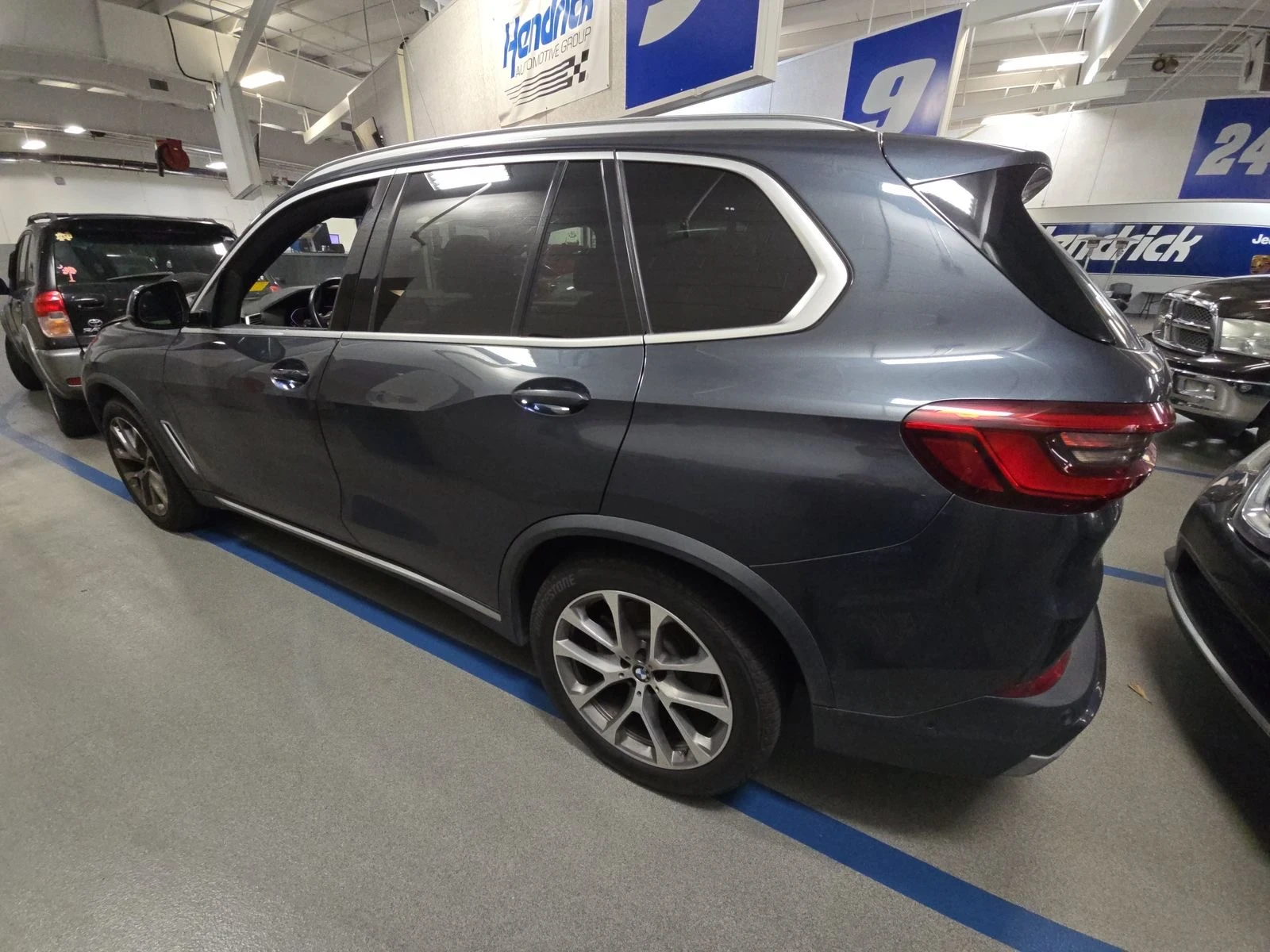 BMW X5 xDrive40i | МАСАЖ | Head-Up | ОБДУХВАНЕ   - изображение 6