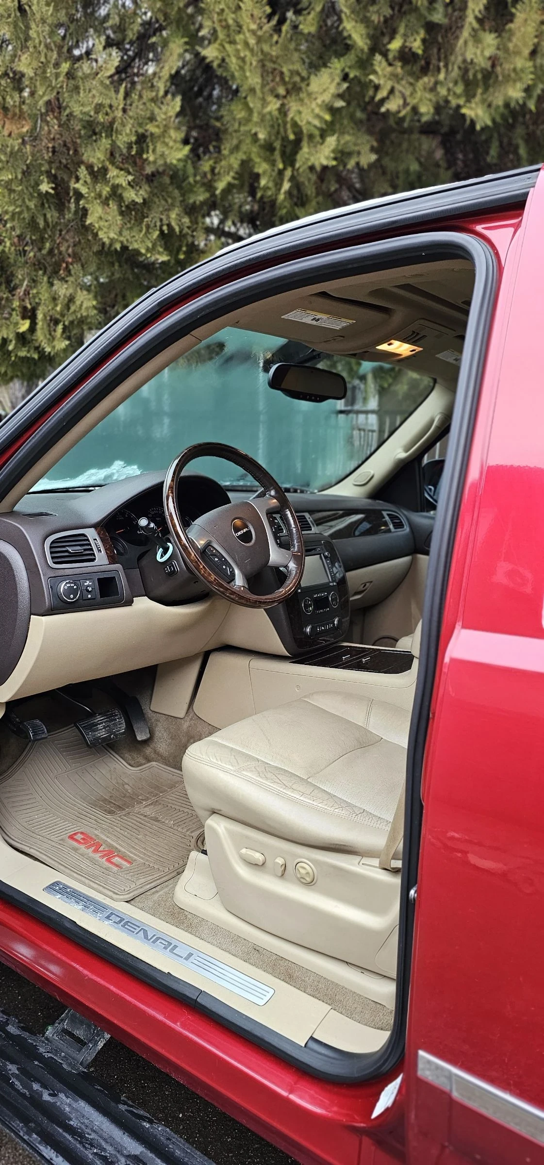 Gmc Yukon Denali, снимка 7 - Автомобили и джипове - 53759501