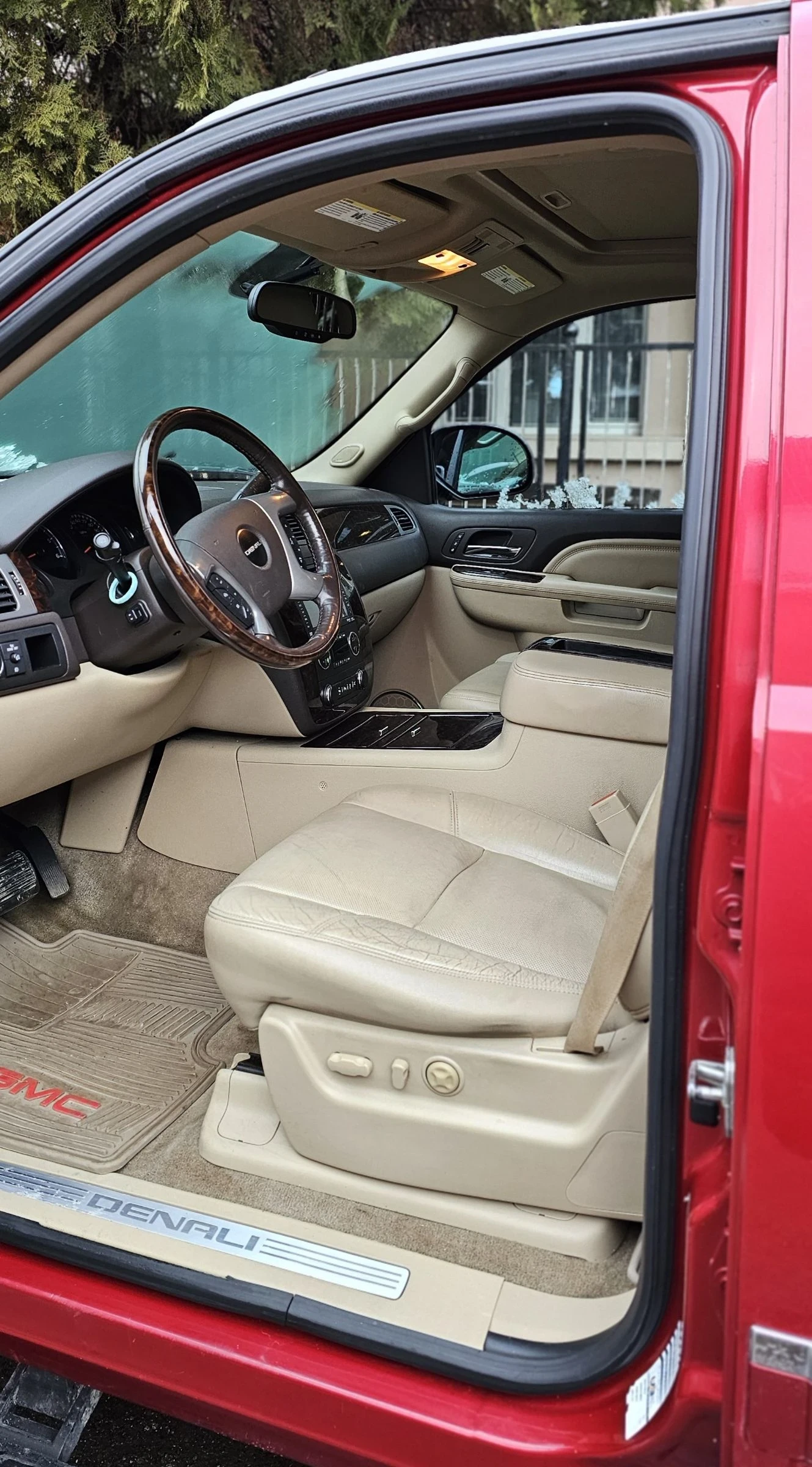 Gmc Yukon Denali, снимка 8 - Автомобили и джипове - 53759501