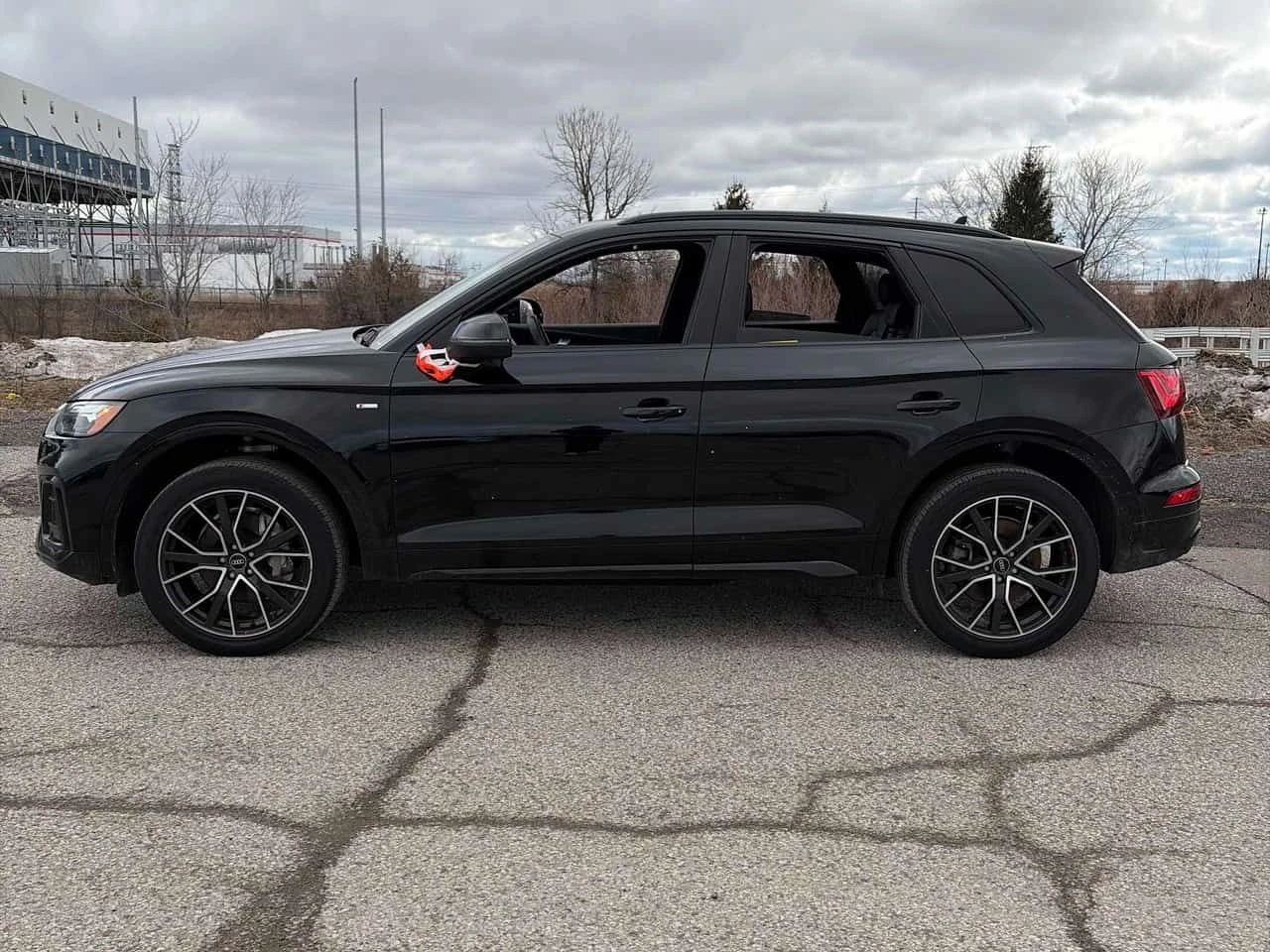 Audi Q5 S LINE /Progressiv/ДИСТРОНИК/Пано/2 КЛЮЧА/Подгрев, снимка 3 - Автомобили и джипове - 54001343