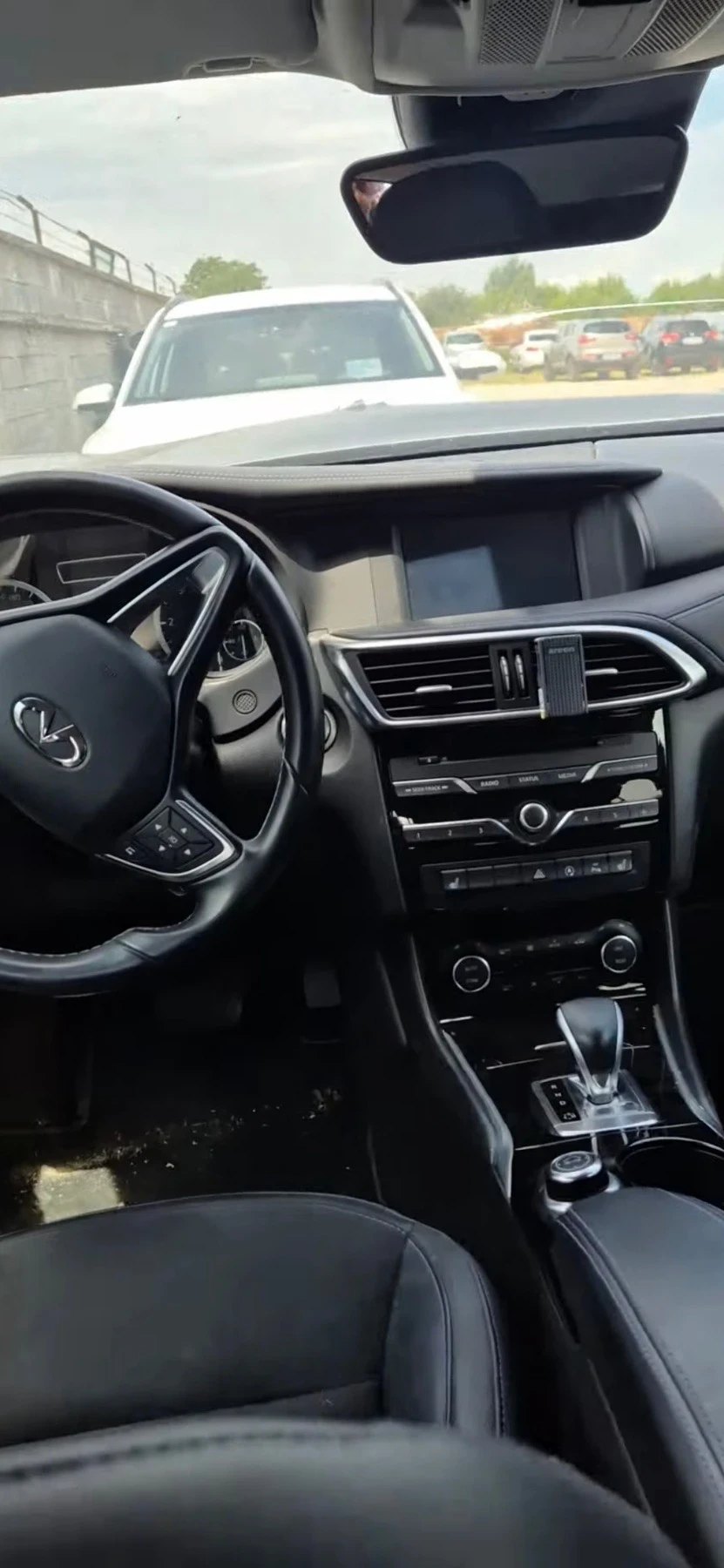 Infiniti Q30
