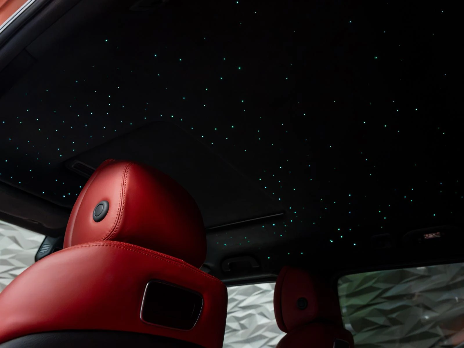 Mercedes-Benz G 63 AMG 4MATIC* AKRAPOVIC* STARLIGHT* BURM* 360* PANO* HUD, снимка 13 - Автомобили и джипове - 55842309