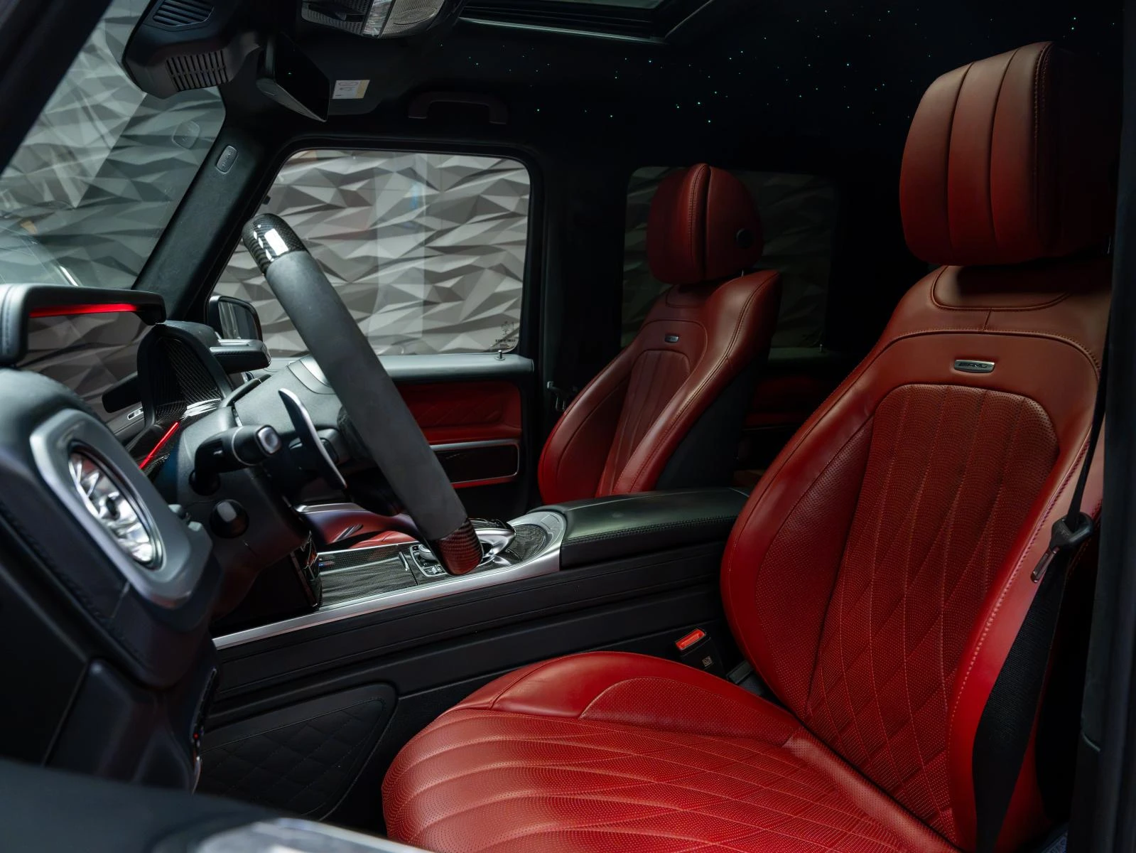 Mercedes-Benz G 63 AMG 4MATIC* AKRAPOVIC* STARLIGHT* BURM* 360* PANO* HUD, снимка 15 - Автомобили и джипове - 55842309