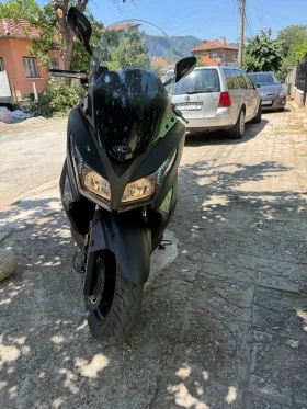 ����� �� �������� �� Kymco Downtown 300i-X Tauw
