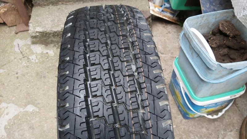 Гуми Летни 215/70R15, снимка 1 - Гуми и джанти - 29260394