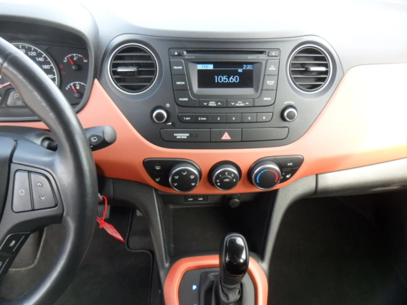 Hyundai I10 1.2i AVTOMAT, снимка 10 - Автомобили и джипове - 44746375