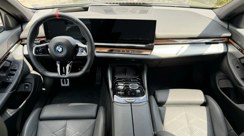 BMW i5 M60 xDrive Седан, снимка 6 - Автомобили и джипове - 45668193