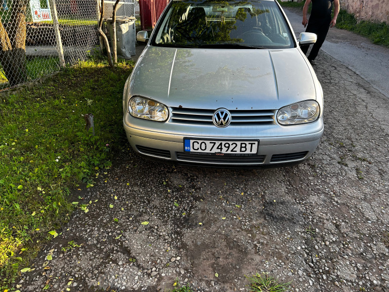 VW Golf, снимка 1 - Автомобили и джипове - 46010537