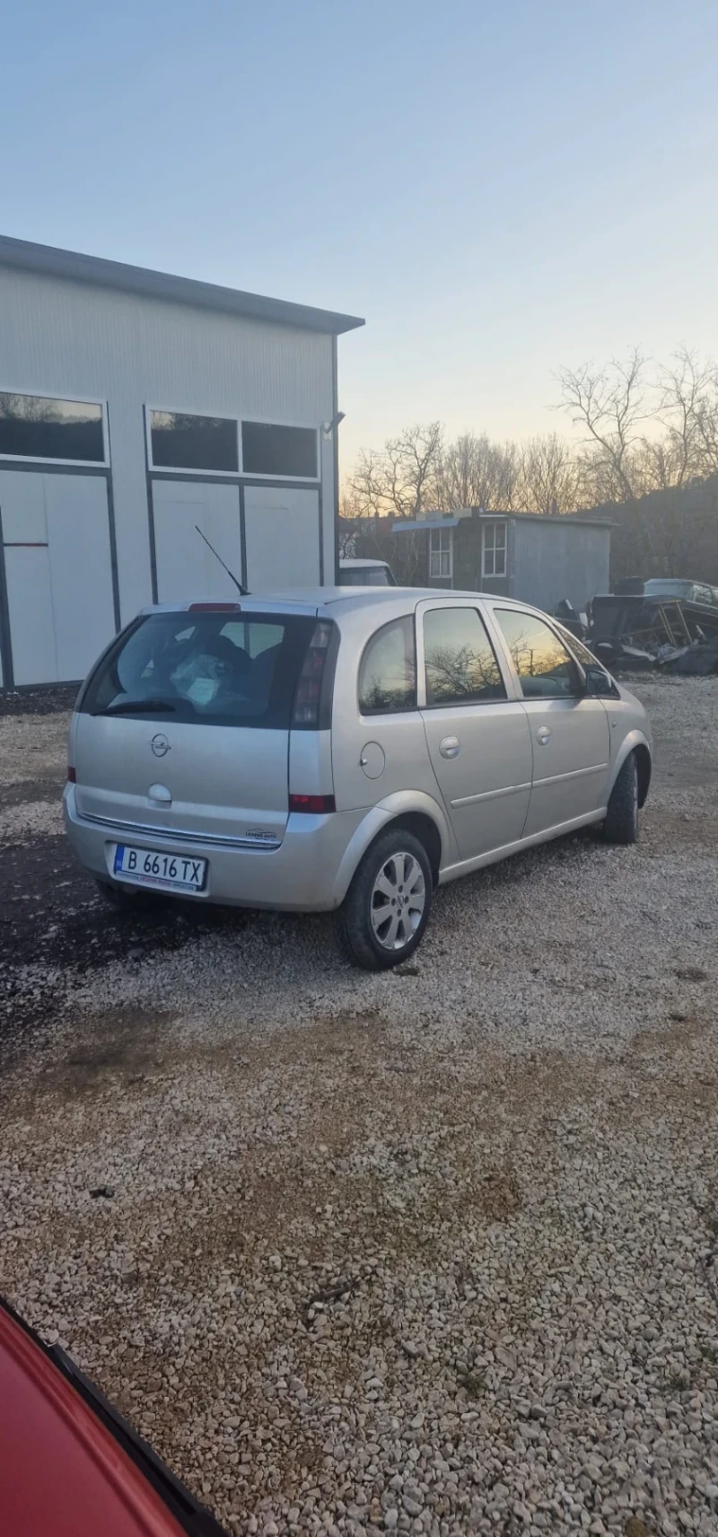 Opel Meriva 1.4 16V Перфектна, снимка 4 - Автомобили и джипове - 48883522