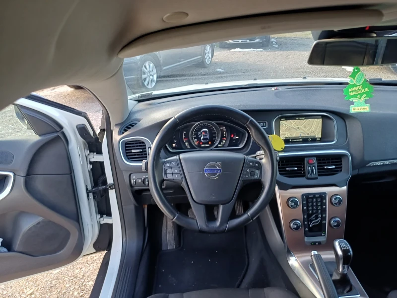 Volvo V40 2.0 D, снимка 12 - Автомобили и джипове - 53527083