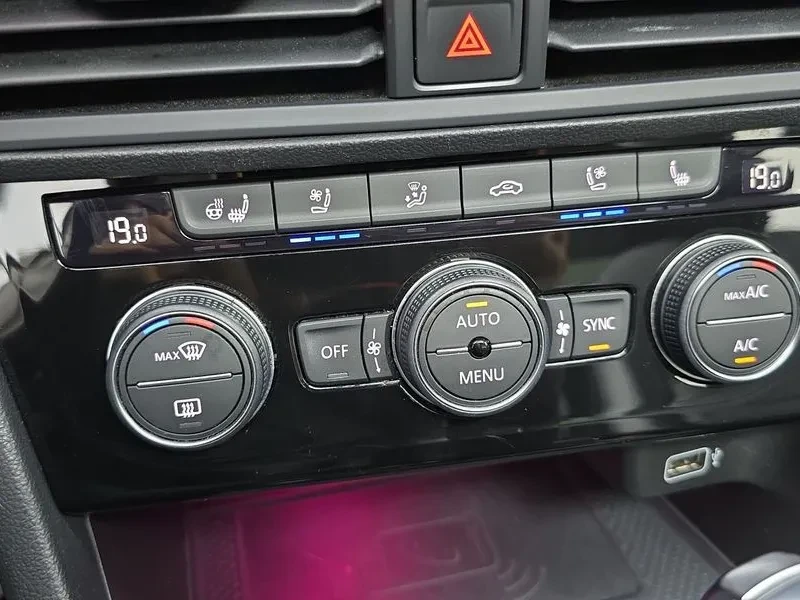 VW Jetta 7Th Generation 1.4 Tsi Prestige, снимка 15 - Автомобили и джипове - 55221737