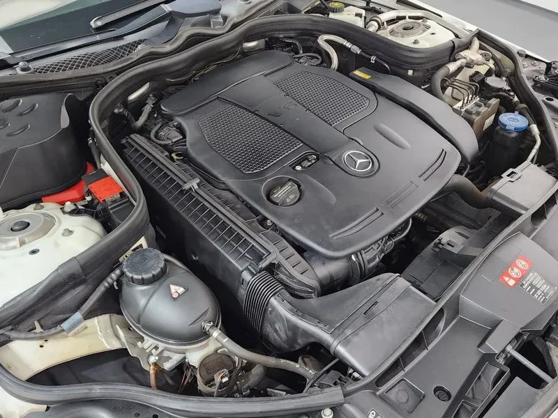 Mercedes-Benz E 300 Elegance - САМО 30% АВАНС, снимка 6 - Автомобили и джипове - 56002566