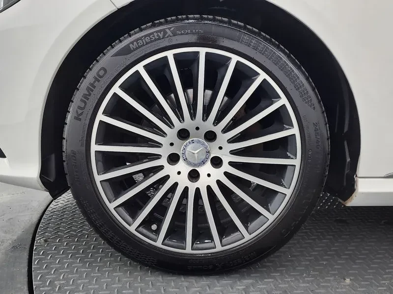 Mercedes-Benz E 300 Elegance - САМО 30% АВАНС, снимка 5 - Автомобили и джипове - 56002566