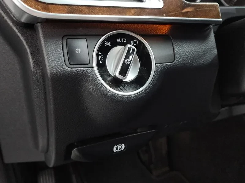 Mercedes-Benz E 300 Elegance - САМО 30% АВАНС, снимка 16 - Автомобили и джипове - 56002566
