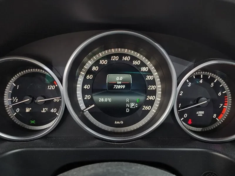 Mercedes-Benz E 300 Elegance - САМО 30% АВАНС, снимка 8 - Автомобили и джипове - 56002566