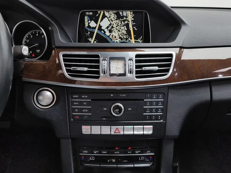 Mercedes-Benz E 300 Elegance - САМО 30% АВАНС, снимка 13 - Автомобили и джипове - 56002566