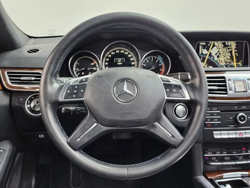 Mercedes-Benz E 300 Elegance - САМО 30% АВАНС, снимка 12 - Автомобили и джипове - 56002566