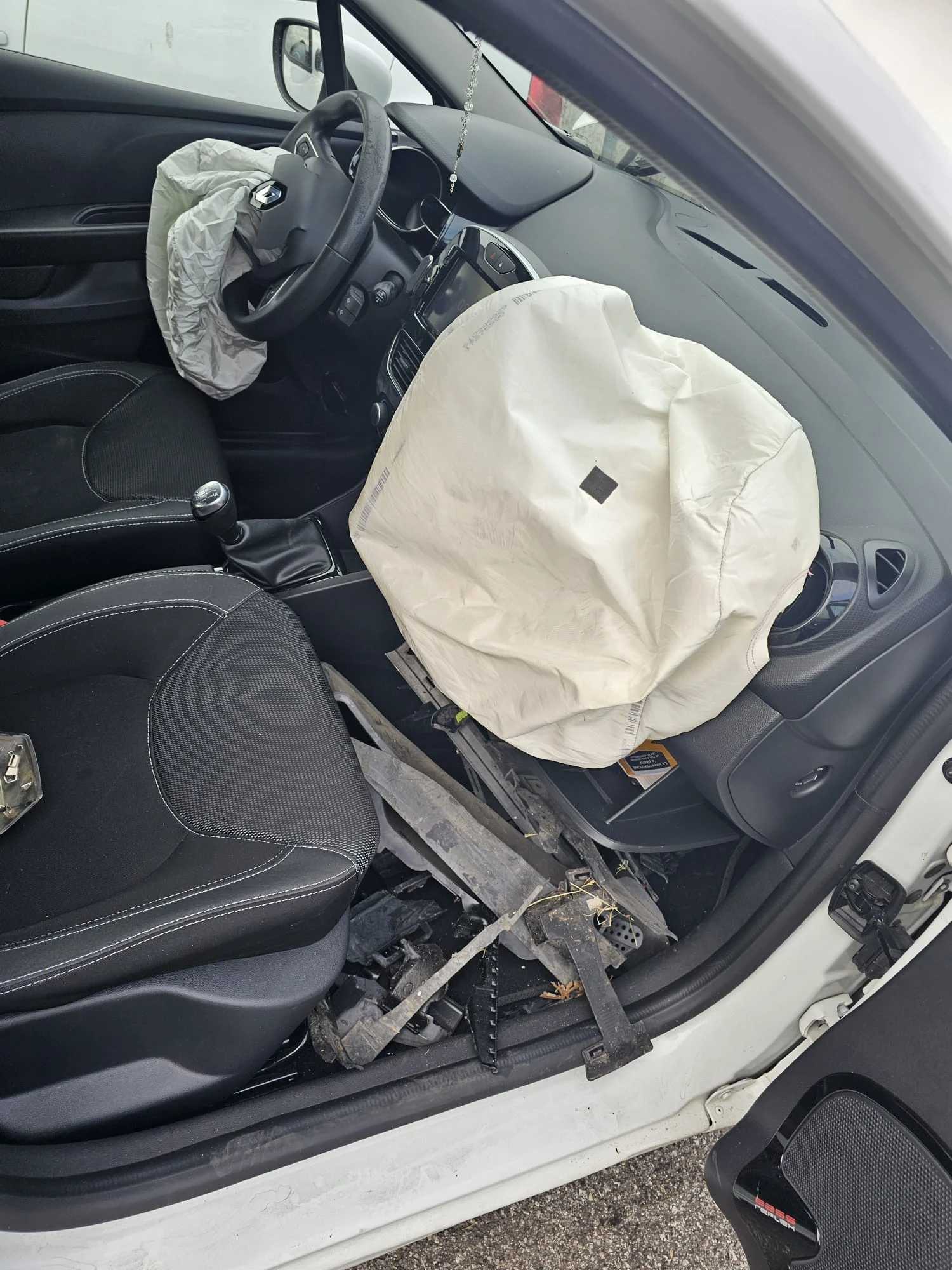 Renault Clio 1.5DCI Тип K9K E6 | Mobile.bg — изображение 17