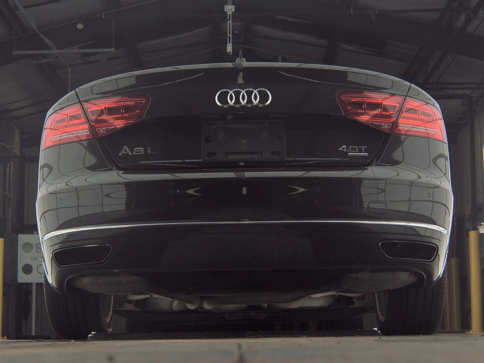 Audi A8 4.0 L* DISTRONIK* МАСАЖ* 360* АЛКАНТАРА* NIGHT* FU - изображение 6