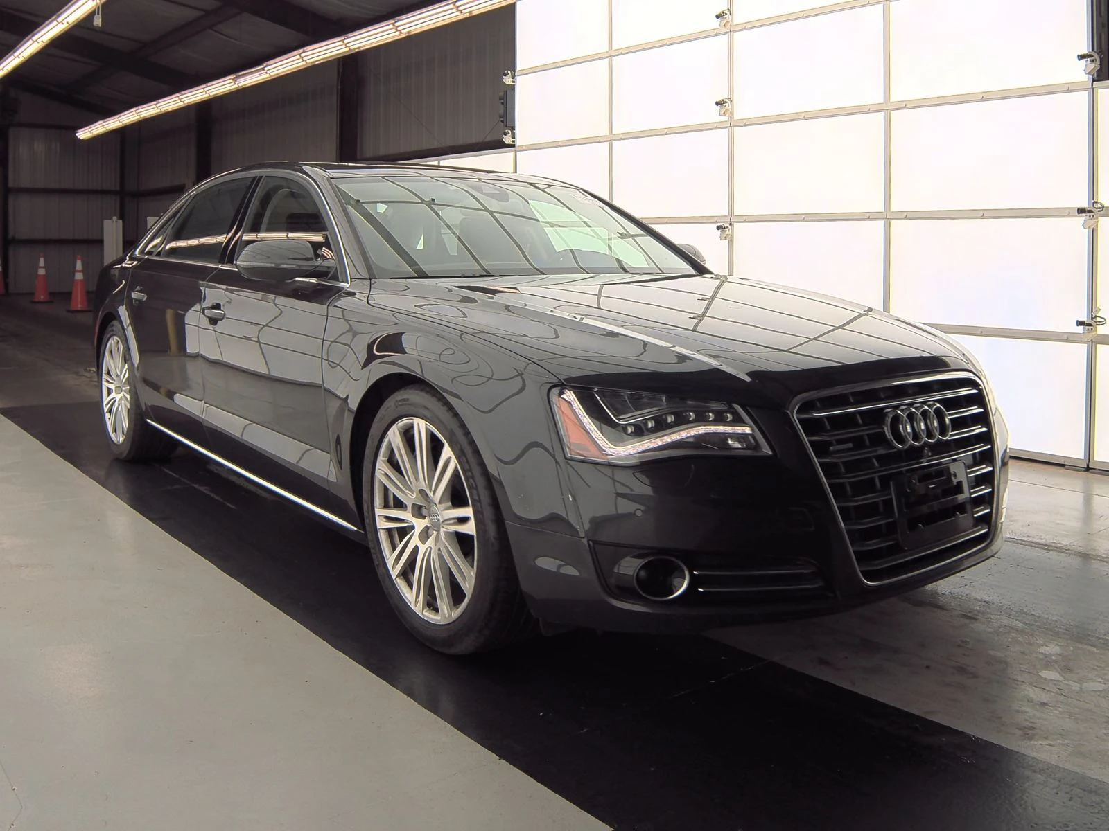 Audi A8 4.0 L* DISTRONIK* МАСАЖ* 360* АЛКАНТАРА* NIGHT* FU - изображение 3