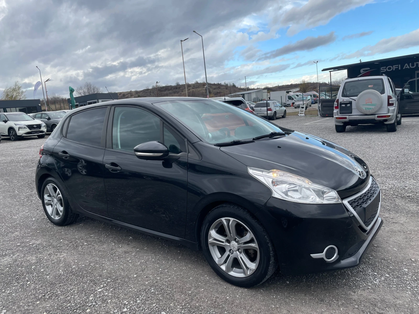 Peugeot 208 1.4HDI NAVI - изображение 3