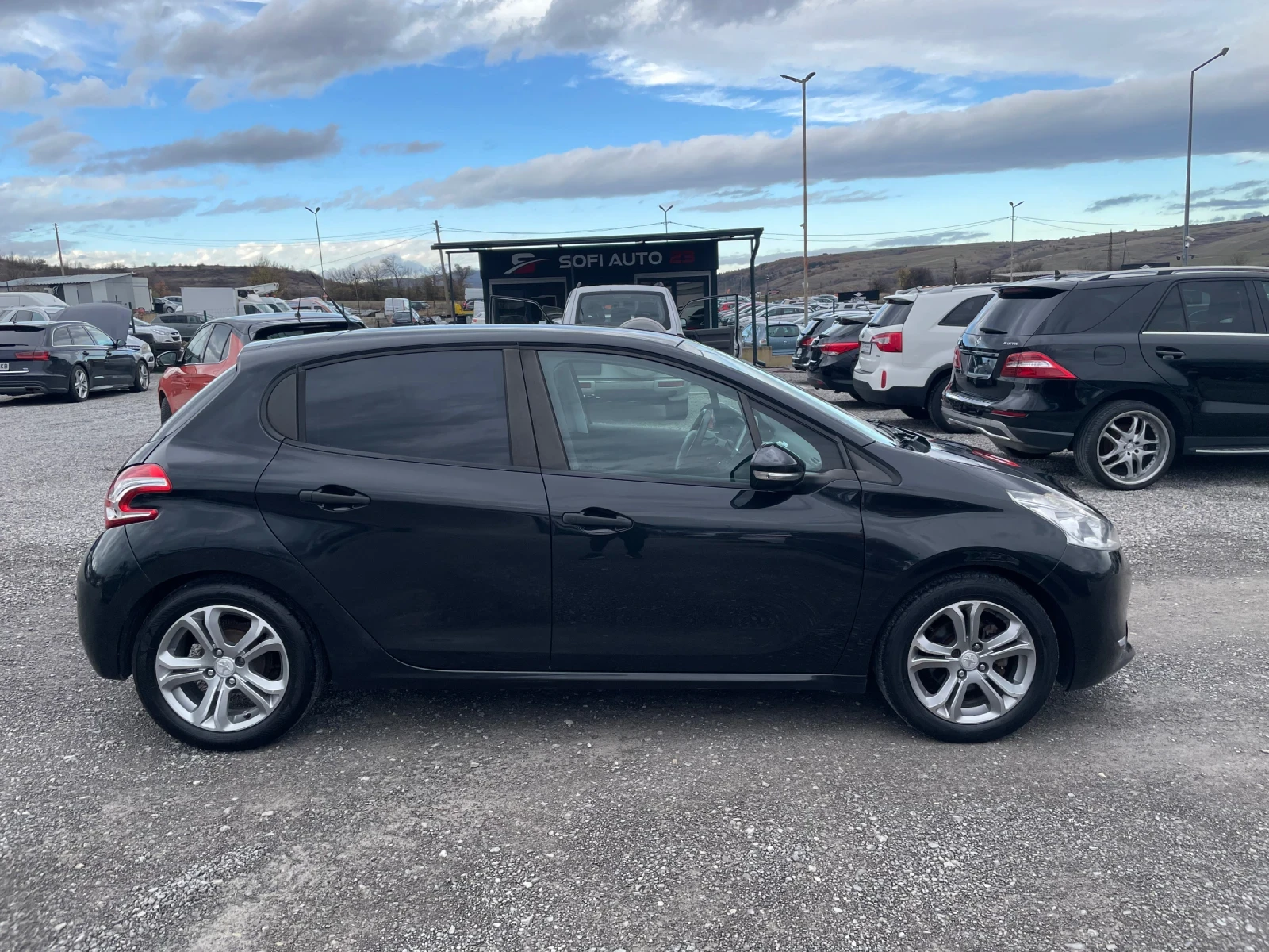 Peugeot 208 1.4HDI NAVI | Mobile.bg   12