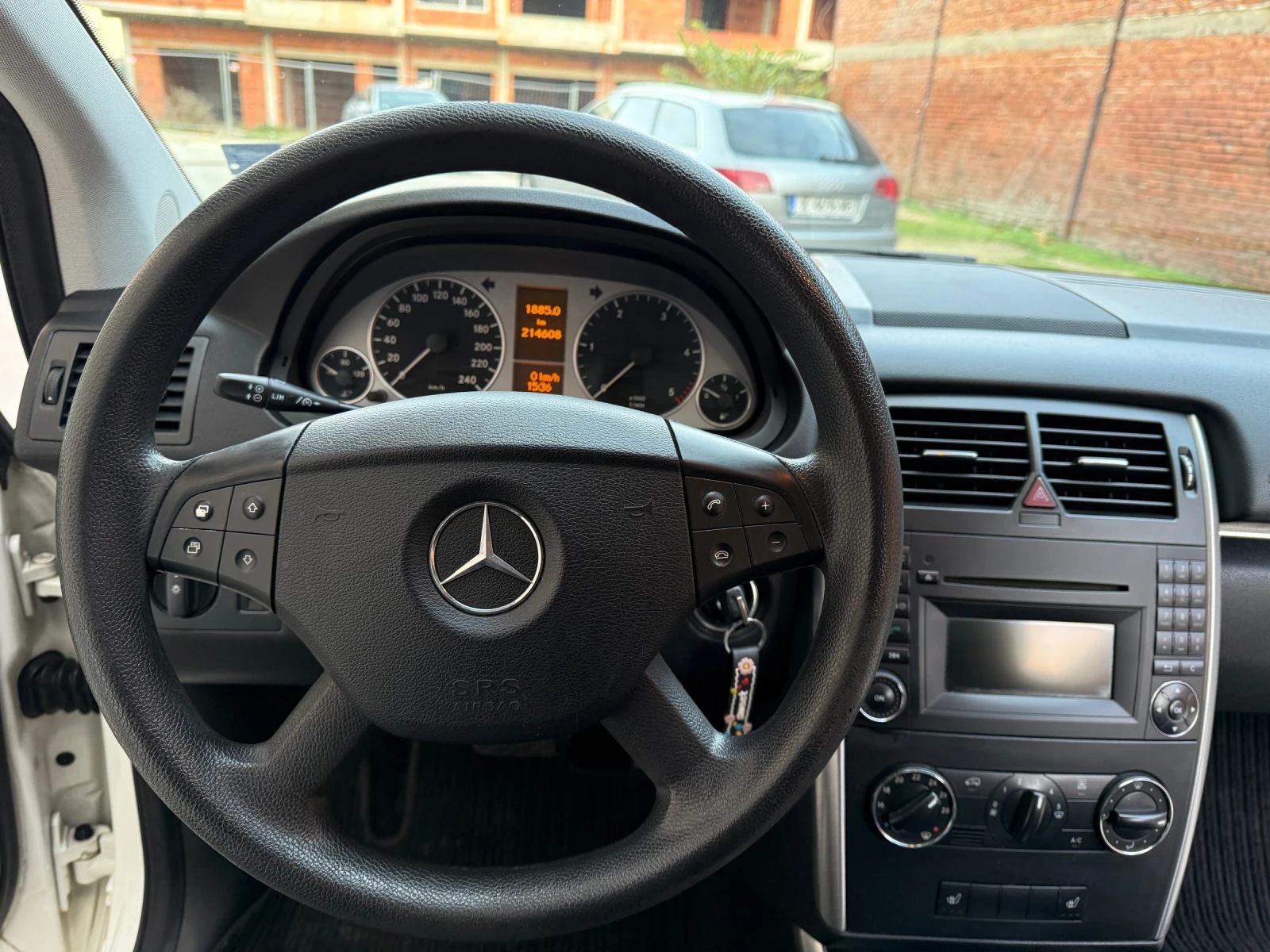 Mercedes-Benz B 180  - изображение 7