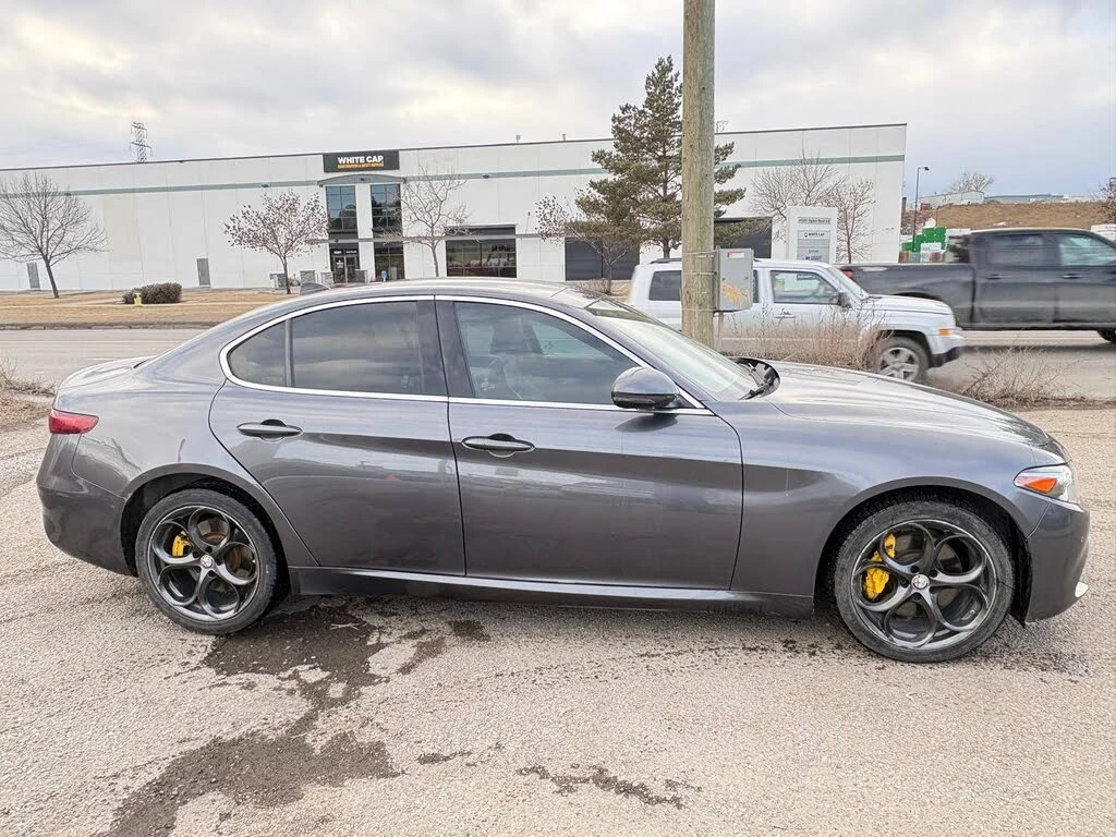 Alfa Romeo Giulia Ti AWD * АвтоКредит* (ЦЕНА ДО БГ) - изображение 2